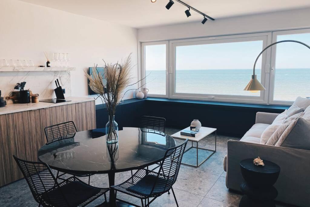 Wonderful Architect Designed Flat With Sea View Daire Oostende Dış mekan fotoğraf