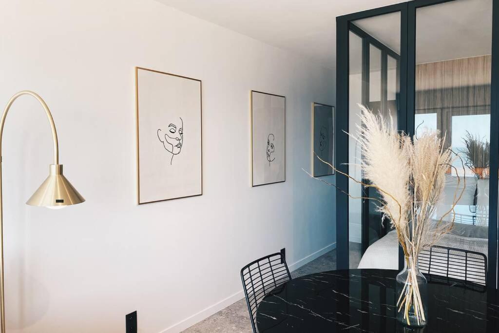 Wonderful Architect Designed Flat With Sea View Daire Oostende Dış mekan fotoğraf