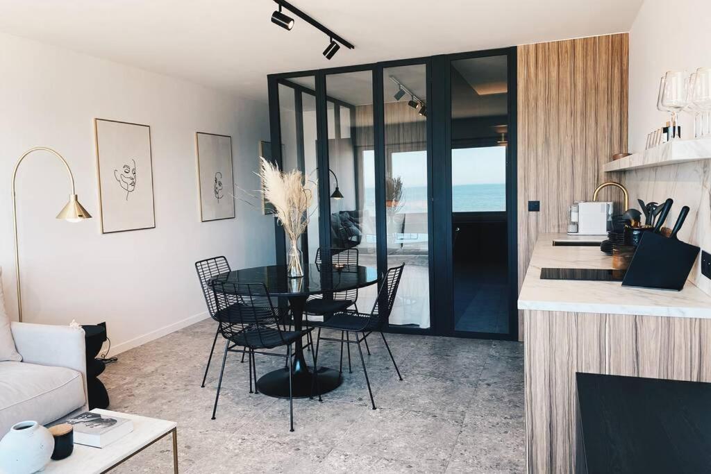 Wonderful Architect Designed Flat With Sea View Daire Oostende Dış mekan fotoğraf